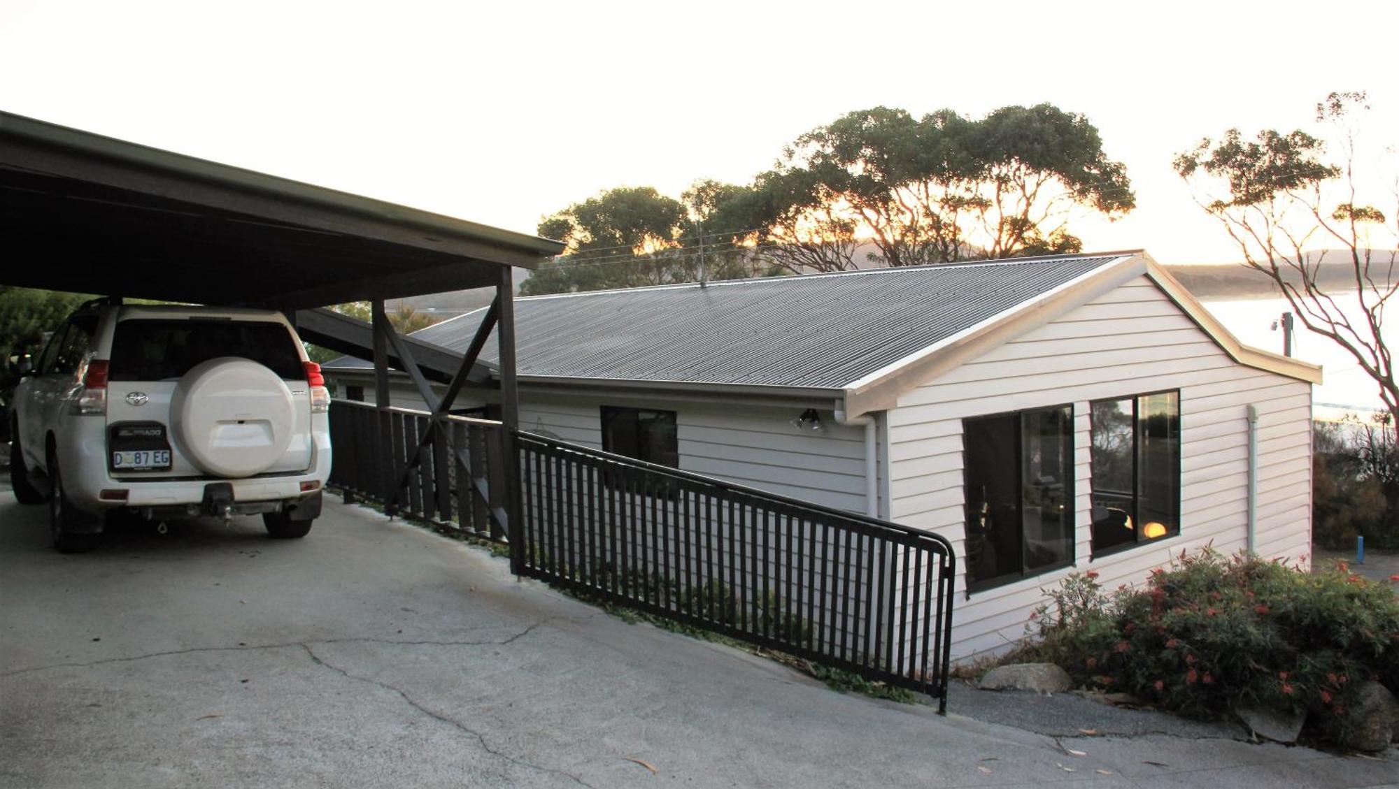 Kingfisher Cottage Beachfront At The Binalong Bay Esterno foto