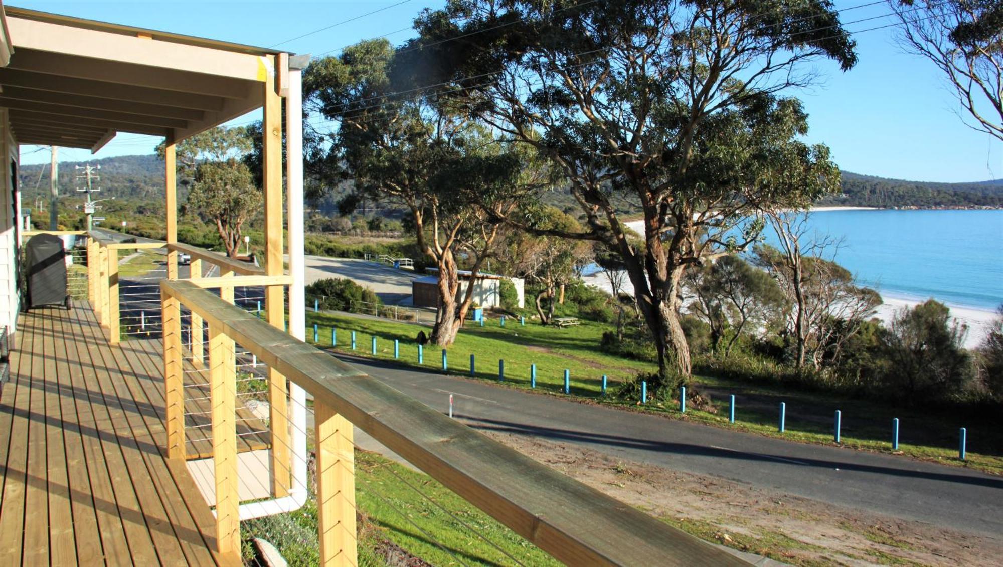 Kingfisher Cottage Beachfront At The Binalong Bay Esterno foto