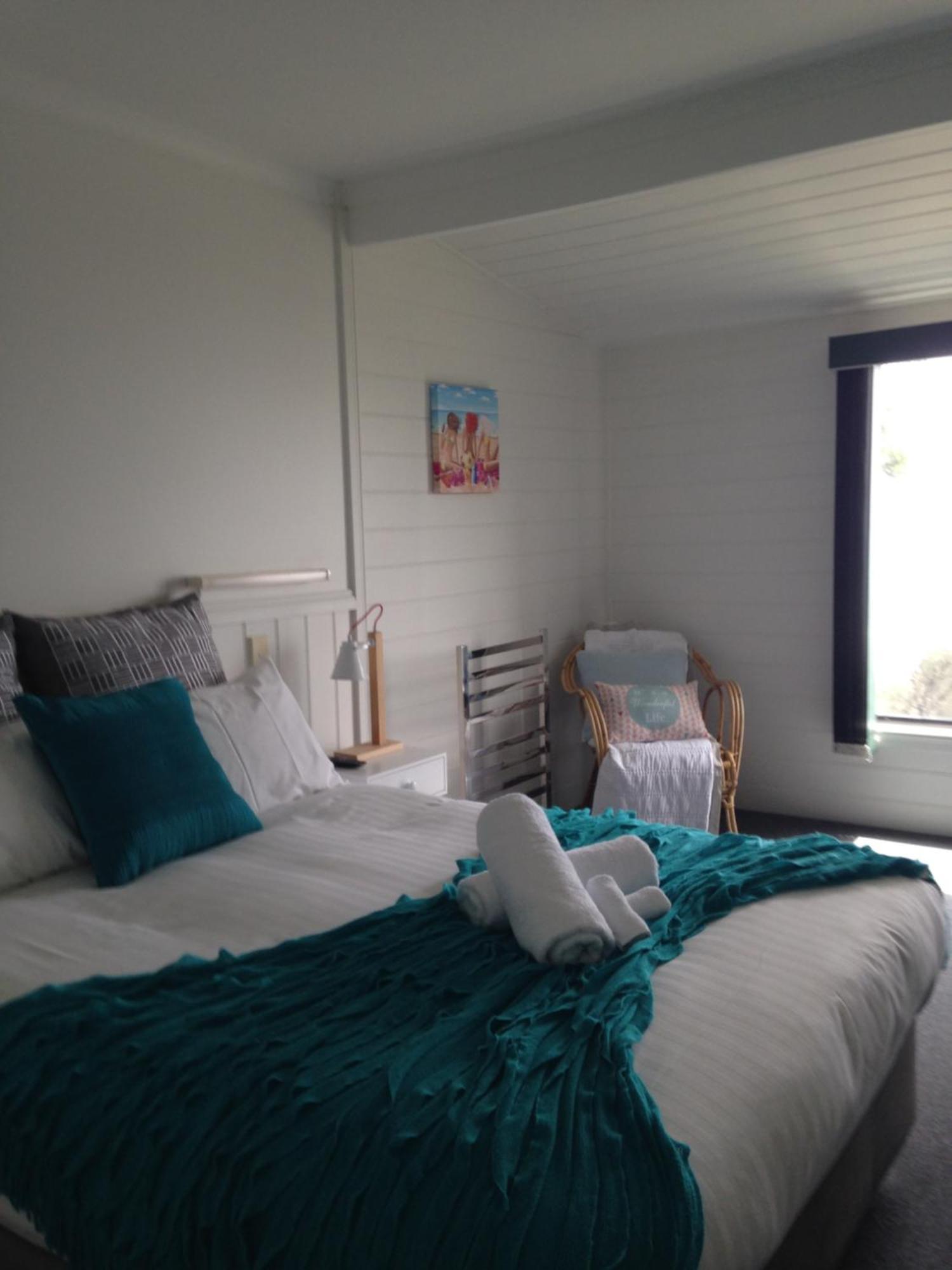 Kingfisher Cottage Beachfront At The Binalong Bay Esterno foto